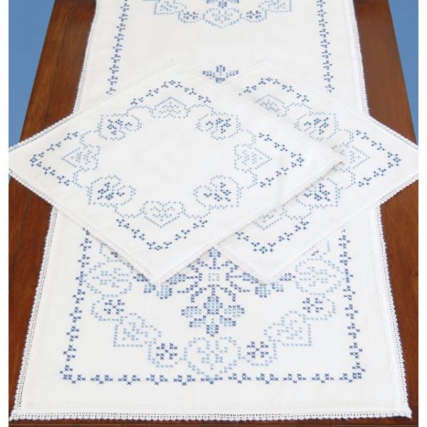 NOTM318426 Jack Dempsey Stamped Dresser Scarf & Doilies Lace Edge